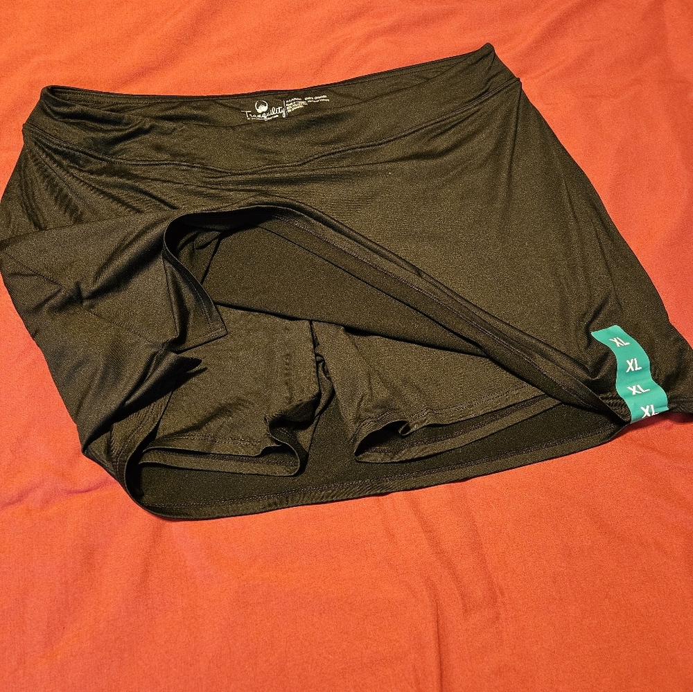 Skort - Picture 2 of 3